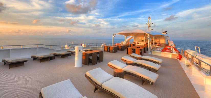 Coral_Discoverer_Sundeck-(030)-Credit-Coral-Expeditions